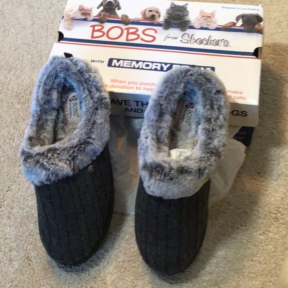 NWB Skechers memory foam slippers charcoal grey knit with fur trim